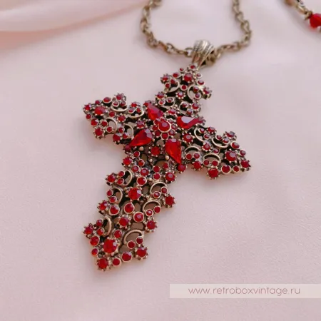 SWEET ROMANCE Кулон на цепочке «Гранатовый крест»