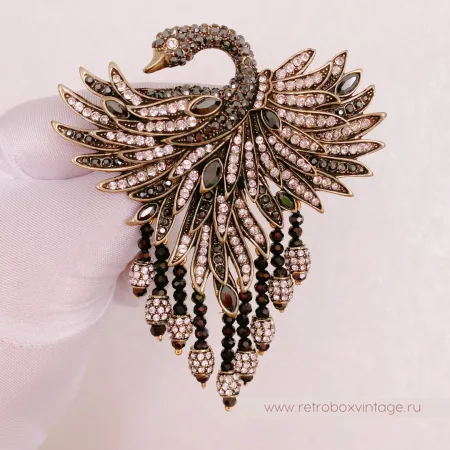 HEIDI DAUS Брошь «Царевна-лебедь»