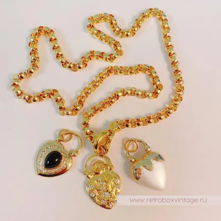 JOAN RIVERS Ожерелье-цепь с подвесками «Сердца трех»