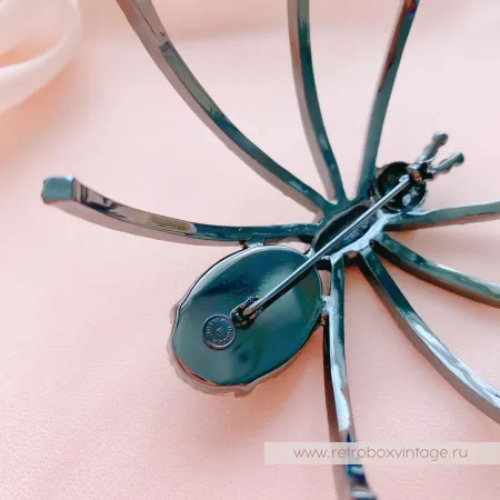 BUTTLER AND WILSON Брошь «Дымчатый паучок на удачу»