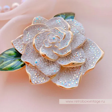 JOAN RIVERS Брошь «Кристальная белая гардения»