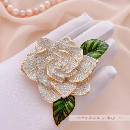 JOAN RIVERS Брошь «Кристальная белая гардения»