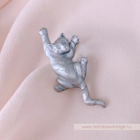 JJ / JONET JEWELRY Брошь-пин «Озорной котик: серебро»