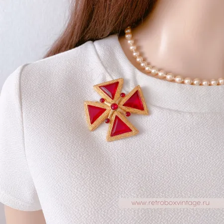 Брошь-кулон "Рубиновый кристальный мальтийский крест"