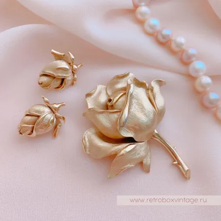 TRIFARI Брошь «Роза с пышным бутоном: золото»