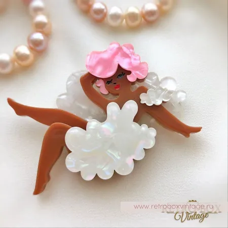 ERSTWILDER Брошь «Розовые мечты: девушка в облаках»