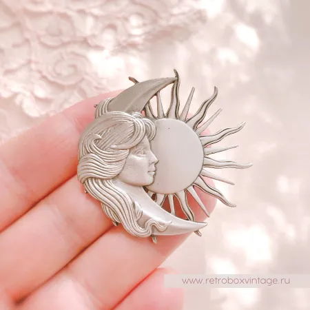 JJ / JONET JEWELRY Брошь "Девушка Луна и Солнце"