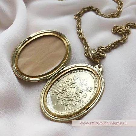 WHITING AND DAVIS Кулон-локет на цепочке «Цветы»