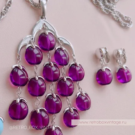 TRIFARI Ожерелье «Водопад» в ассортименте