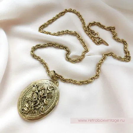 WHITING AND DAVIS Кулон-локет на цепочке «Цветы»