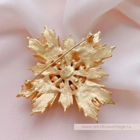 JOAN RIVERS Брошь «Мальтийский крест с медовым кристаллом»