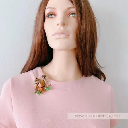 SWEET ROMANCE Брошь «Белочка»