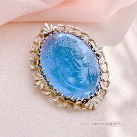 WHITING AND DAVIS Брошь «Голубая камея»