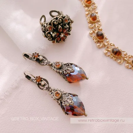 SWEET ROMANCE Серьги «Эсмеральда: коньячные»