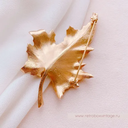TRIFARI Брошь «Кленовый лист изысканный: золото»