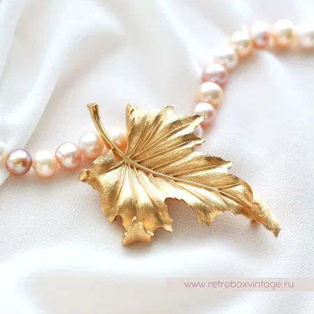 TRIFARI Брошь «Кленовый лист изысканный: золото»