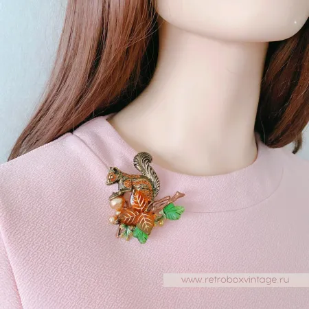 SWEET ROMANCE Брошь «Белочка»