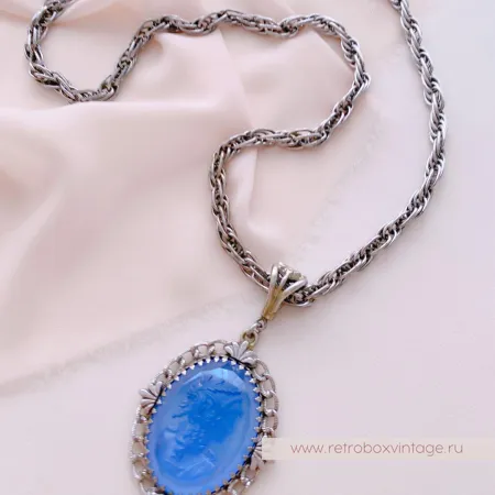 WHITING AND DAVIS Комплект «Голубые камеи» ожерелье и клипсы