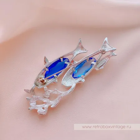 MONET Брошь «Три серебристые рыбки»