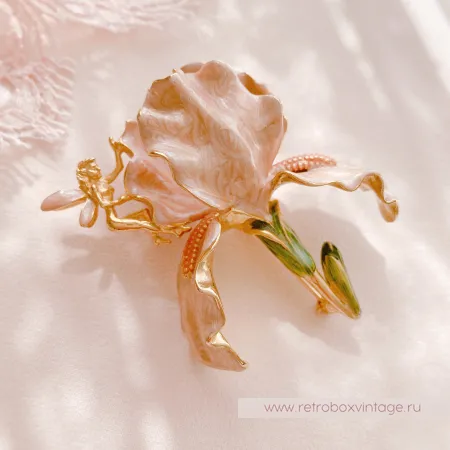 KIRKS FOLLY Брошь «Пудровый ирис с феей»