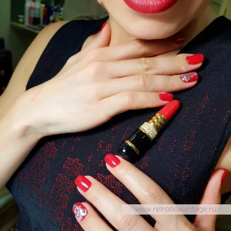 KJL / KENNETH J LANE Брошь «Красная помада»