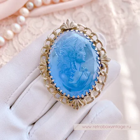 WHITING AND DAVIS Брошь «Голубая камея»