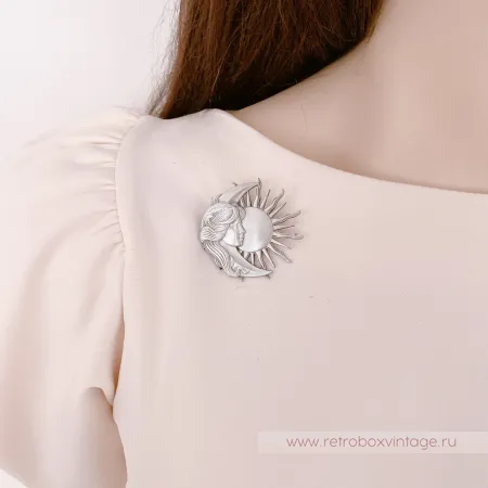 JJ / JONET JEWELRY Брошь "Девушка Луна и Солнце"