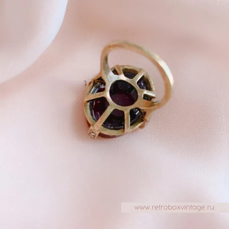 SWEET ROMANCE Кольцо «Богиня: гранат с инталией»