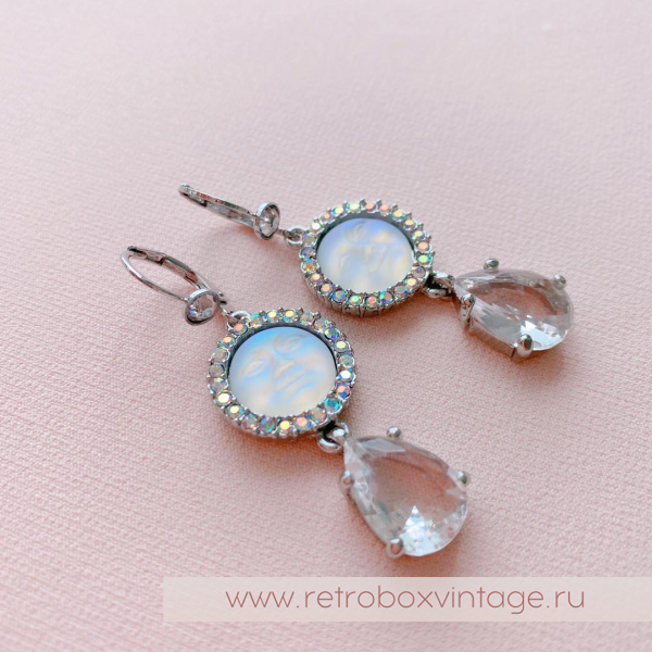 KIRKS FOLLY Серьги «Лунная роса: светлые с хрустальной капелькой» KIRKS FOLLY Серьги «Лунная роса: светлые с хрустальной капелькой»