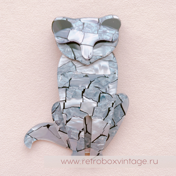 LEA STEIN Брошь «Кот Саша: серый мрамор» темные глазки