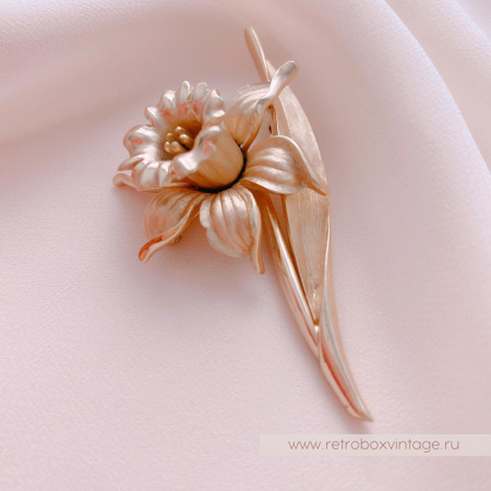 TRIFARI Брошь «Золотой нарцисс»