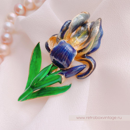 MFA Брошь «Синий ирис» / Музейная коллекция