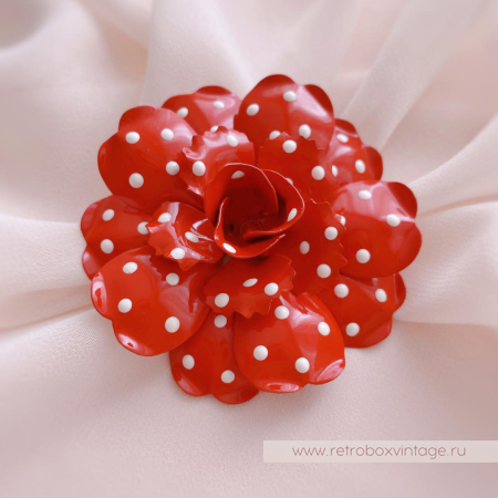 JOAN RIVERS Брошь «Красный цветок в горошек»