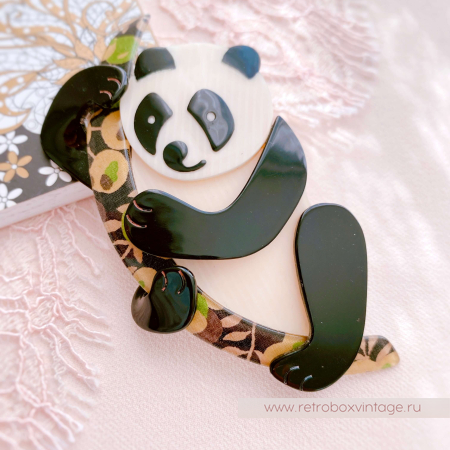 LEA STEIN Брошь «Панда: молочно-черная» черно-оливковый бамбук