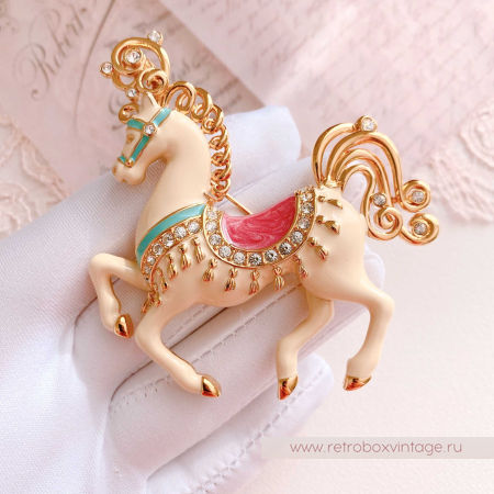 BOB MACKIE Брошь «Царская лошадь: кремовая»