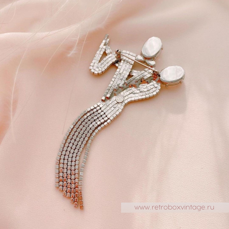 BUTLER AND WILSON Брошь «Танцоры танго»