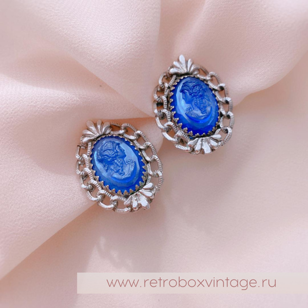 WHITING AND DAVIS Комплект «Голубые камеи» ожерелье и клипсы