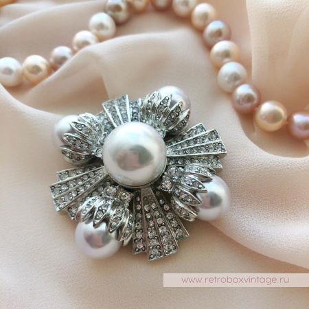KJL / KENNETH J LANE Брошь «Жемчужная мечта» KJL / KENNETH J LANE Брошь «Жемчужная мечта»