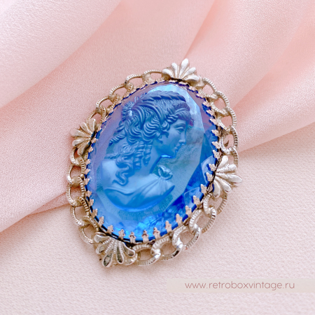 WHITING AND DAVIS Брошь «Голубая камея»