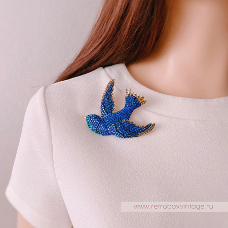 JOAN RIVERS Брошь «Синяя птица в полете»