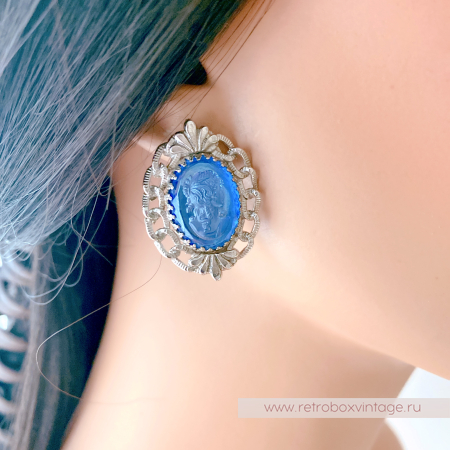 WHITING AND DAVIS Комплект «Секрет Афродиты: голубые камеи» брошь и клипсы