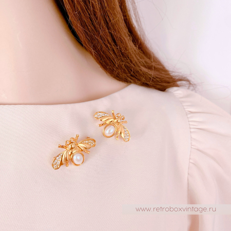 NAPIER Дуэт брошей "Жемчужные пчелки" в парчовом футляре