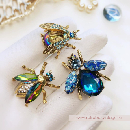 SWEET ROMANCE Трио брошей "Радужные пчелки: экзотик в золоте" (3 шт)
