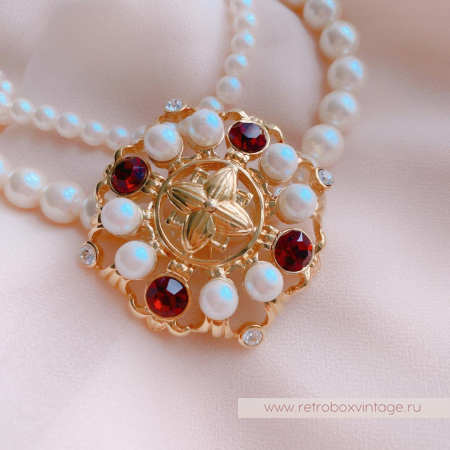 MONET Брошь «Жемчужная Жозефина» (небольшие нюансы)