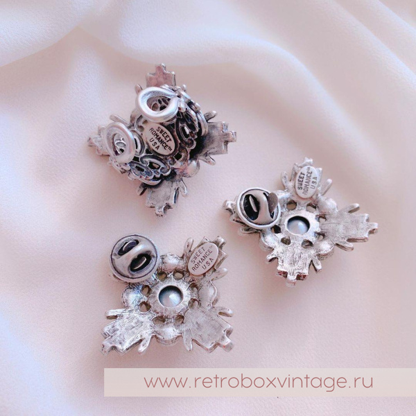 SWEET ROMANCE Брошь-пин «Звезда Андромеды: хрустальный мальтийский крест в серебре»