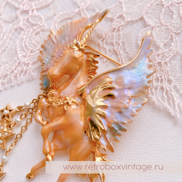 KIRKS FOLLY Брошь "Золотой единорог" с подвесками звездами