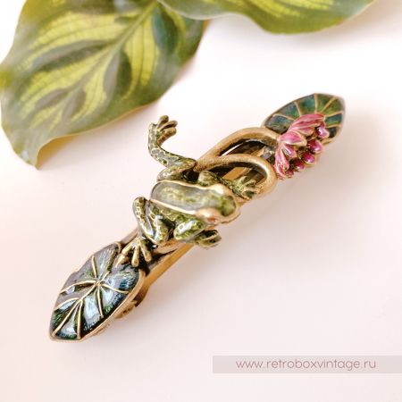 SWEET ROMANCE Заколка-автомат «Лягушка на кувшинке"