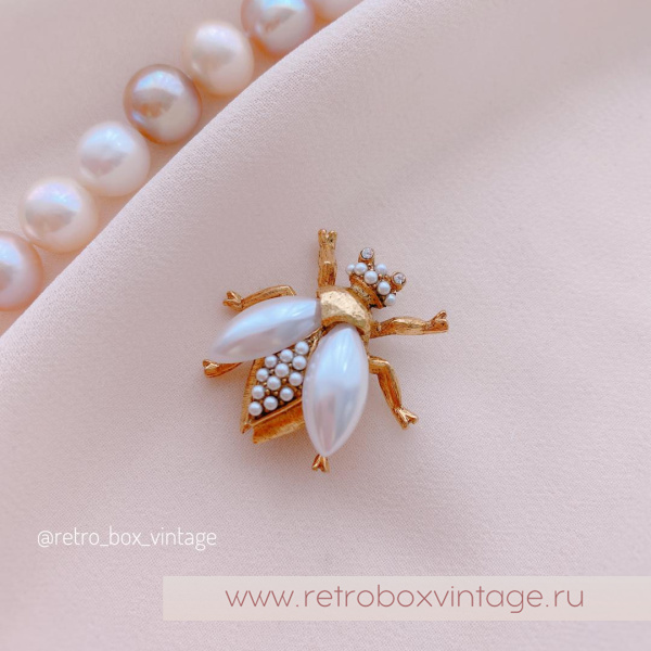 SWEET ROMANCE Трио брошей «Жемчужные пчелки в золоте» (3 шт)