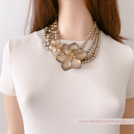 ALEXIS BITTAR Ожерелье-бусы "Шоколадные цветы и жемчуг" трамблер (кварц, лабрадорит, моховой агат)