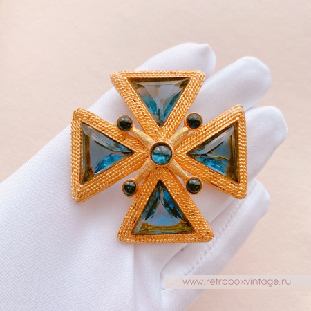 Брошь-кулон "Сапфировый кристальный мальтийский крест" (№1)